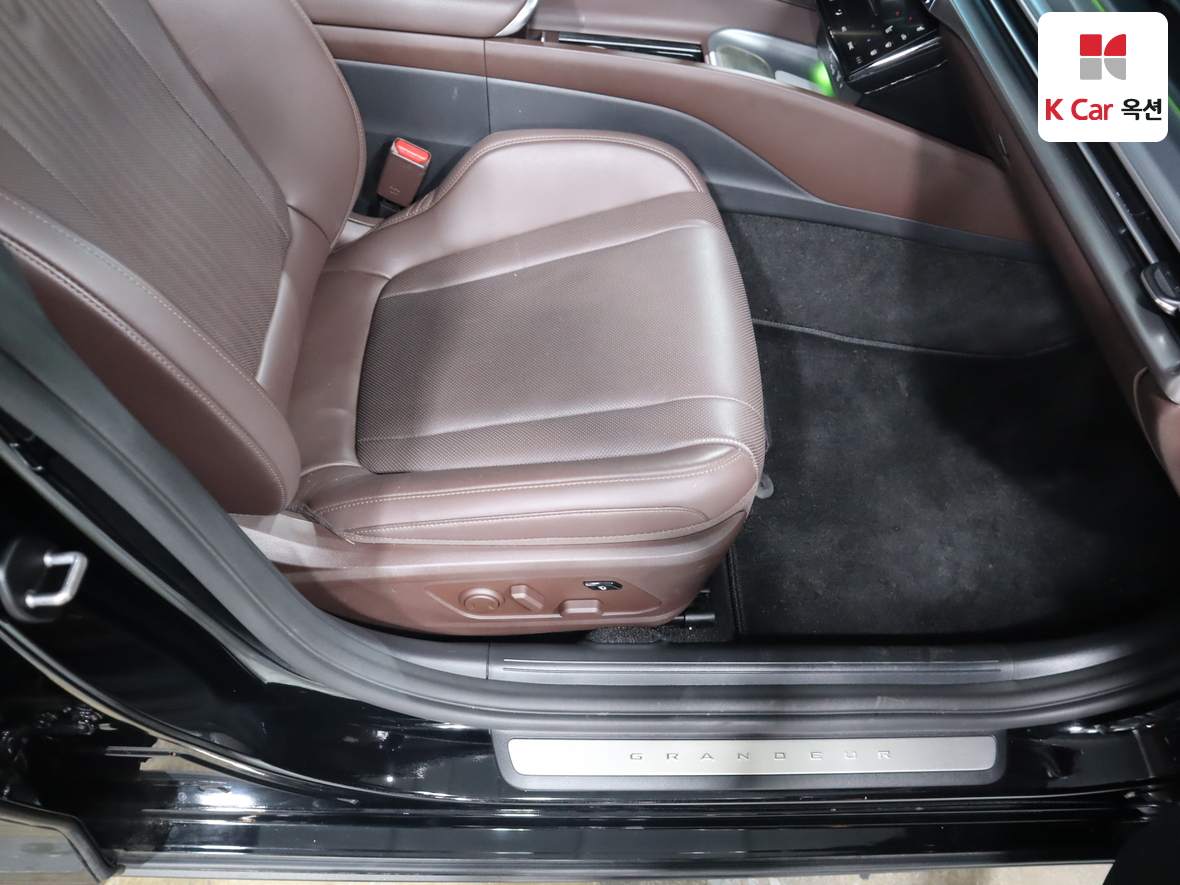 Hyundai AZERA 2023 - Image 32