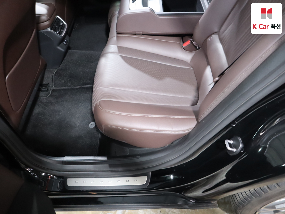 Hyundai AZERA 2023 - Image 24