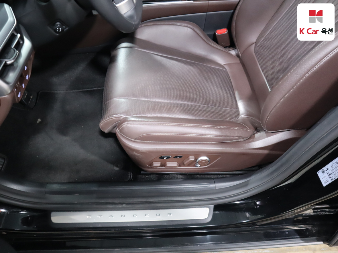 Hyundai AZERA 2023 - Image 19