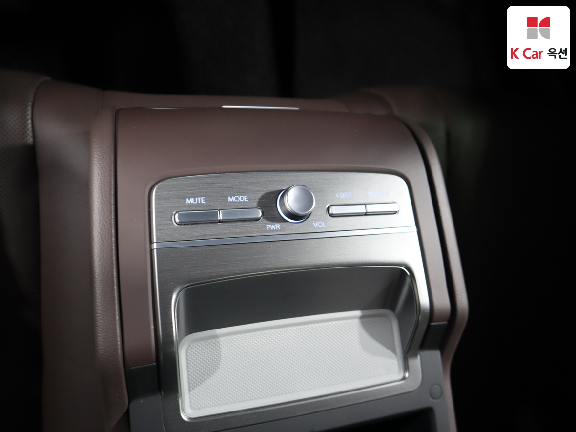 Hyundai AZERA 2023 - Image 25