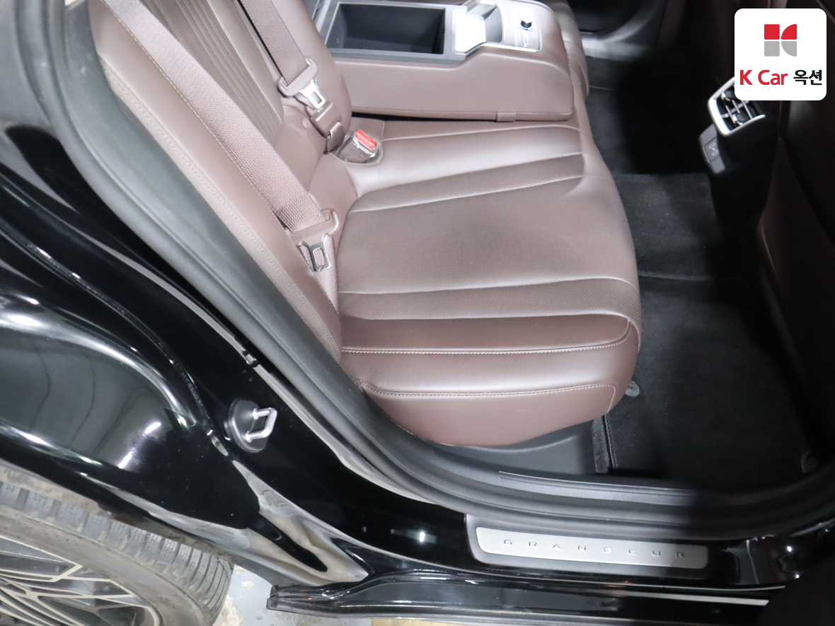 Hyundai AZERA 2023 - Image 30