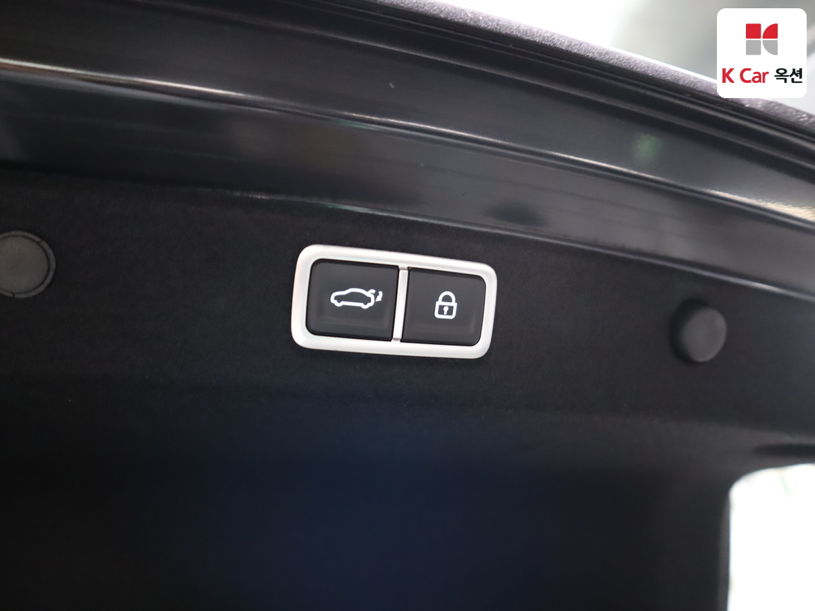 Hyundai AZERA 2023 - Image 28