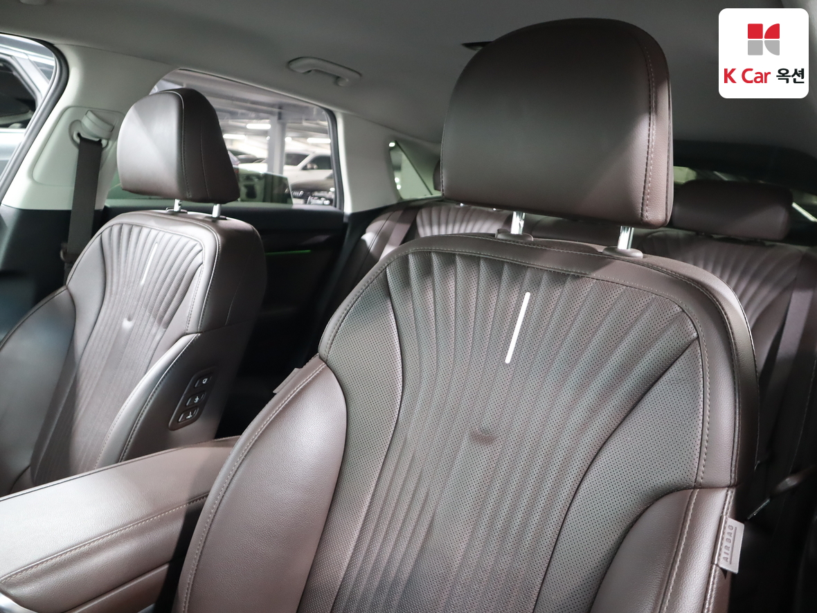 Hyundai AZERA 2023 - Image 20