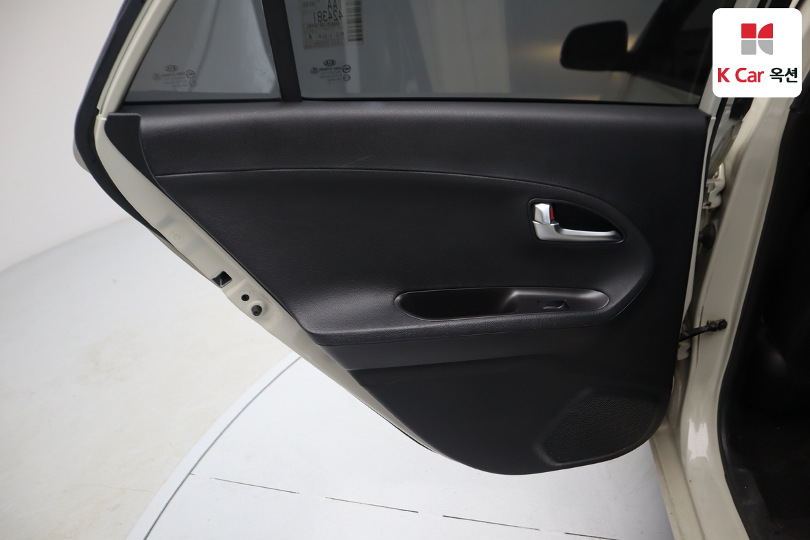 كيا مورنينج 2013 - صورة 21