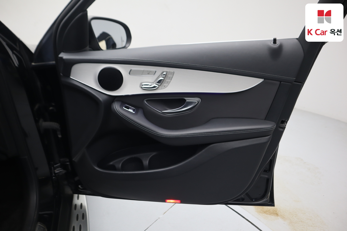 مرسيدس بنز GLC 2021 - صورة 34