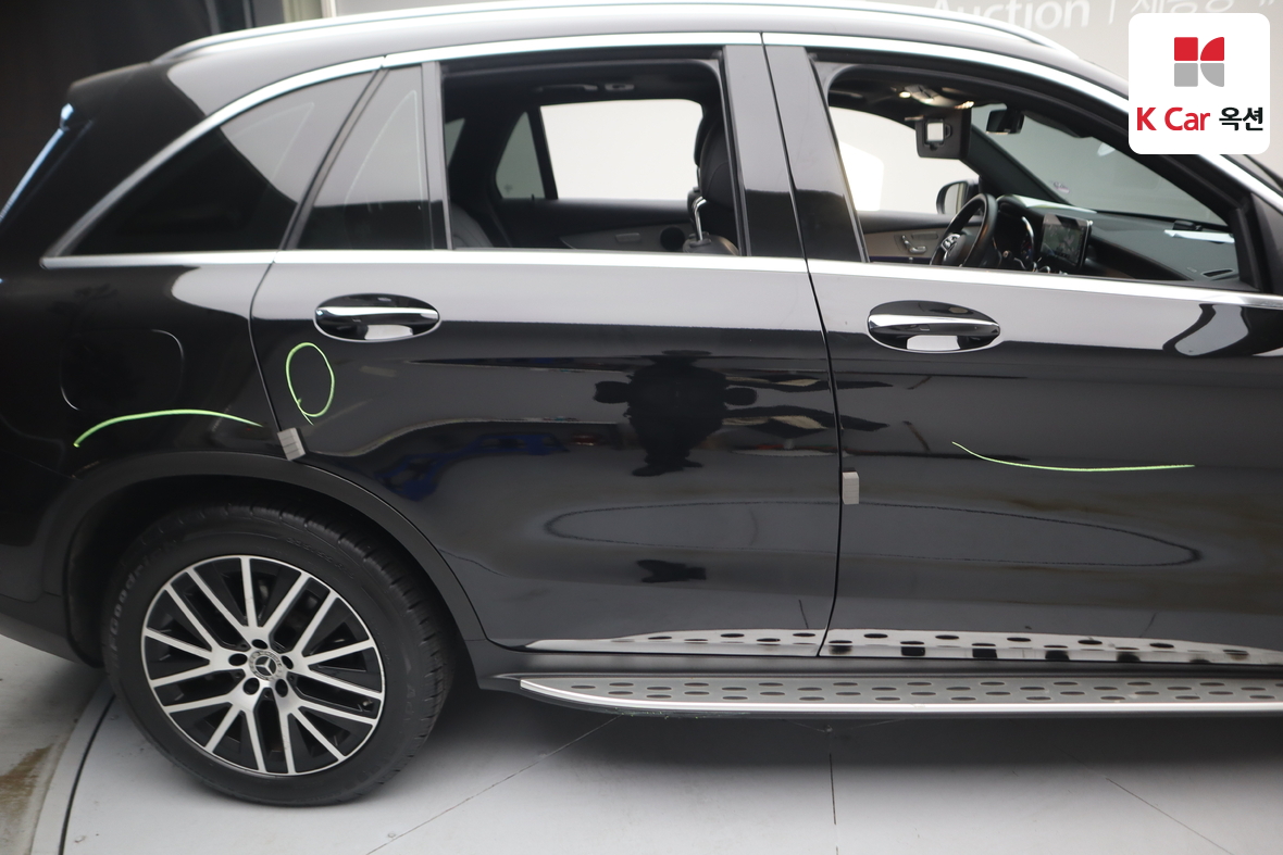 مرسيدس بنز GLC 2021 - صورة 40