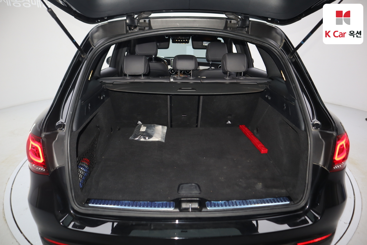 مرسيدس بنز GLC 2021 - صورة 28