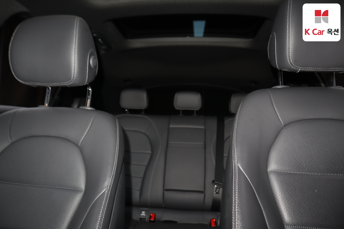 مرسيدس بنز GLC 2021 - صورة 21