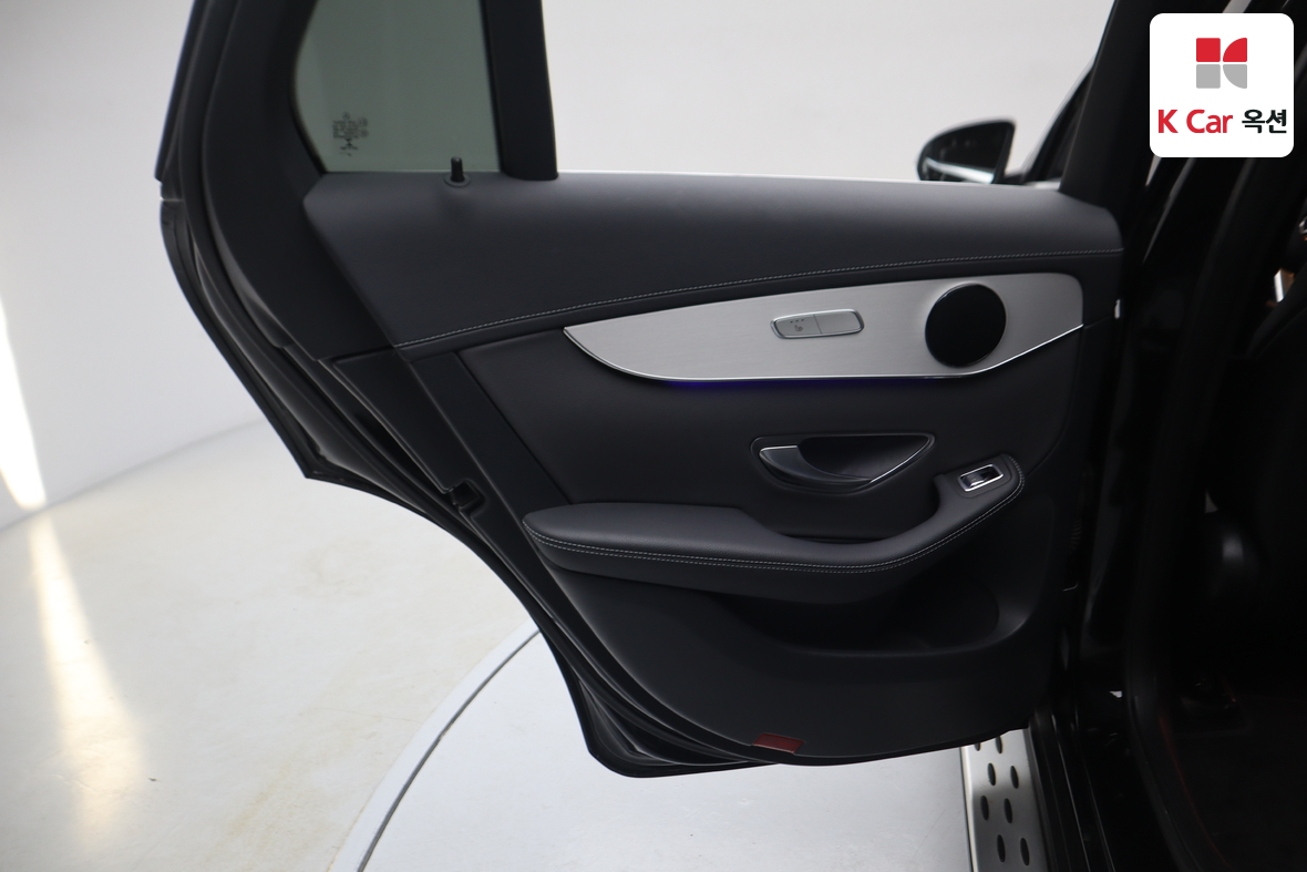 مرسيدس بنز GLC 2021 - صورة 26