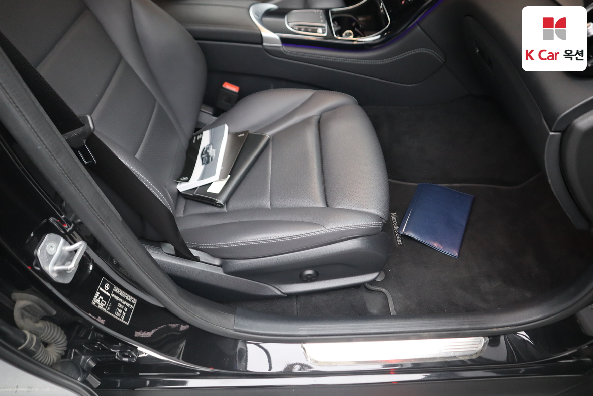 مرسيدس بنز GLC 2021 - صورة 35