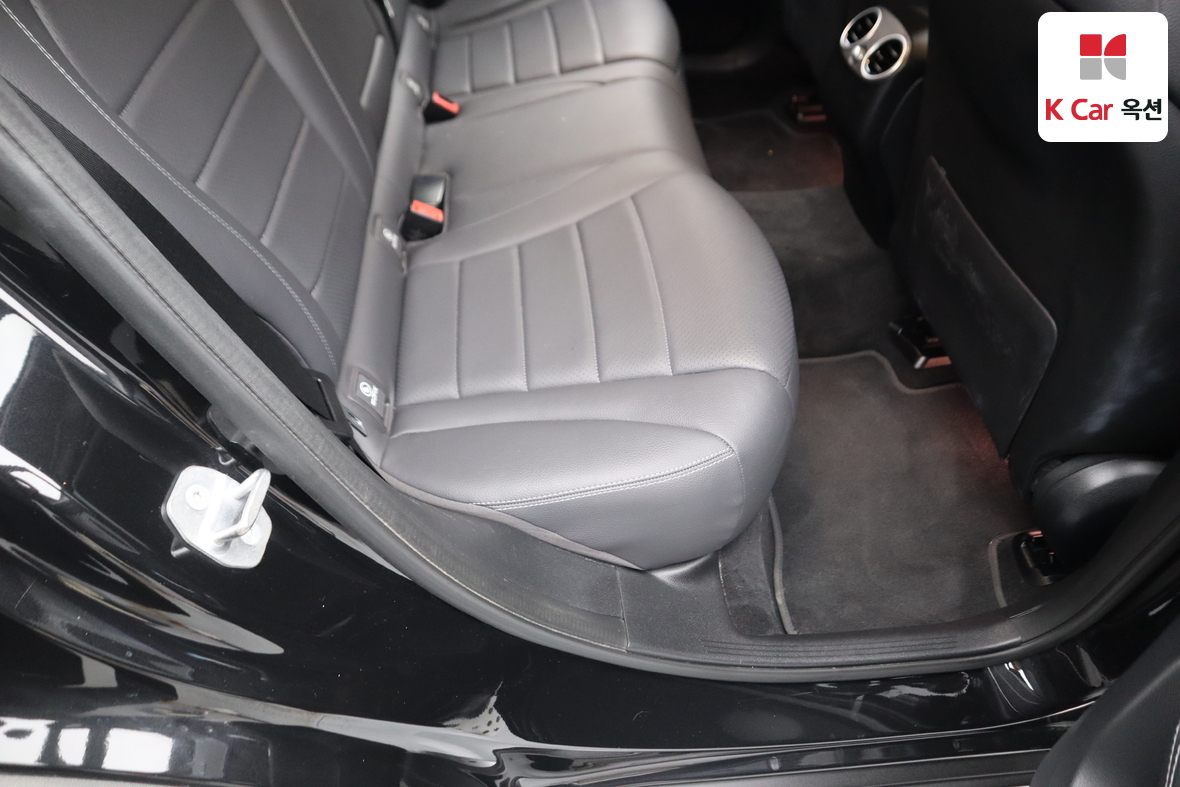 مرسيدس بنز GLC 2021 - صورة 33