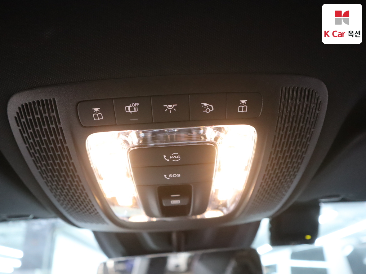 Mercedes-Benz GLA-Class 2023 - Image 12