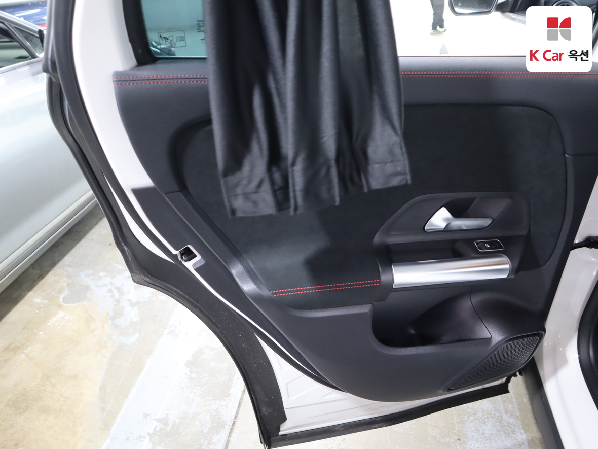 Mercedes-Benz GLA-Class 2023 - Image 24