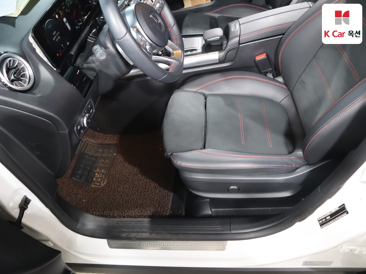 Mercedes-Benz GLA-Class 2023 - Image 19