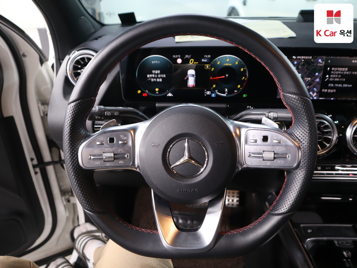 Mercedes-Benz GLA-Class 2023 - Image 10