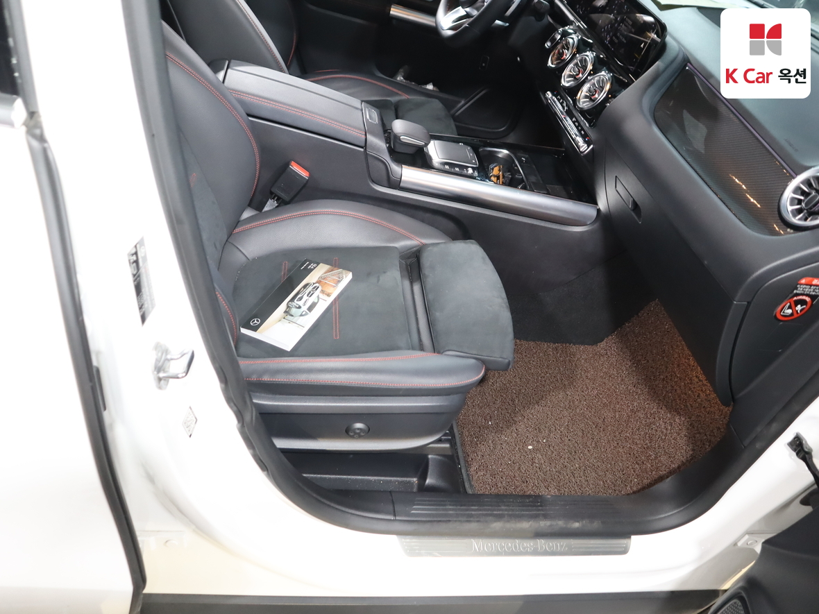 Mercedes-Benz GLA-Class 2023 - Image 33