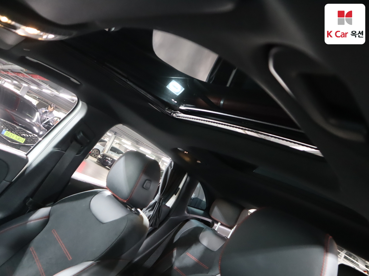 Mercedes-Benz GLA-Class 2023 - Image 22