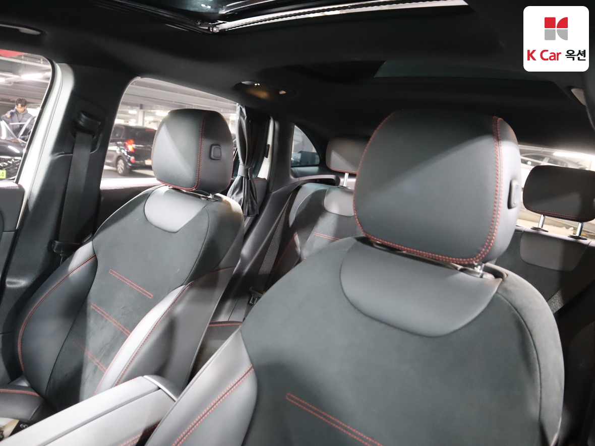 Mercedes-Benz GLA-Class 2023 - Image 20