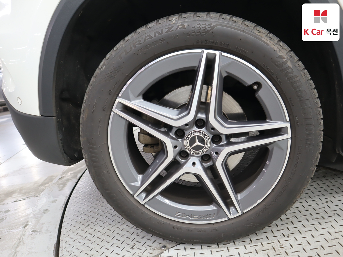 Mercedes-Benz GLA-Class 2023 - Image 46