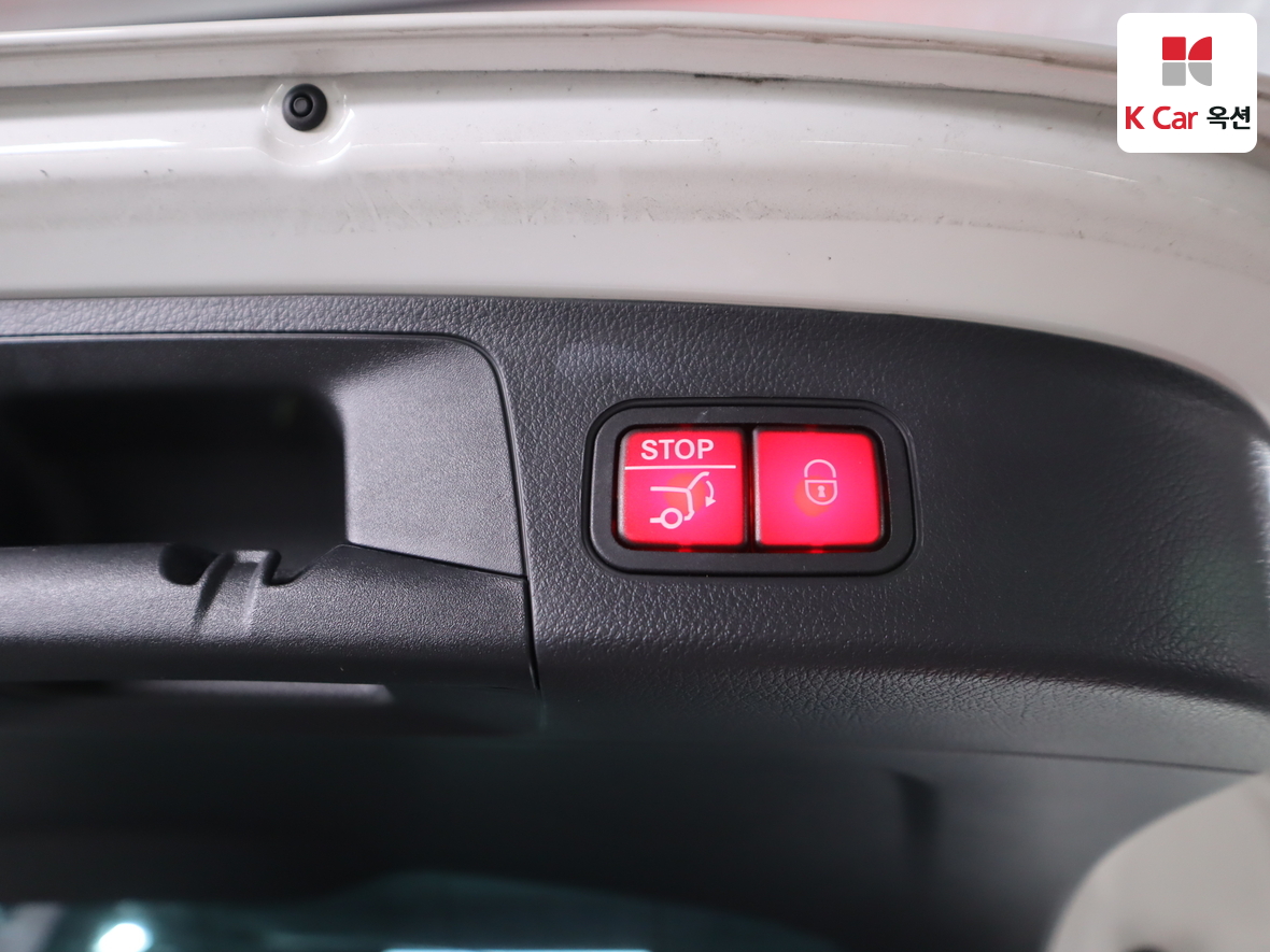 Mercedes-Benz GLA-Class 2023 - Image 28