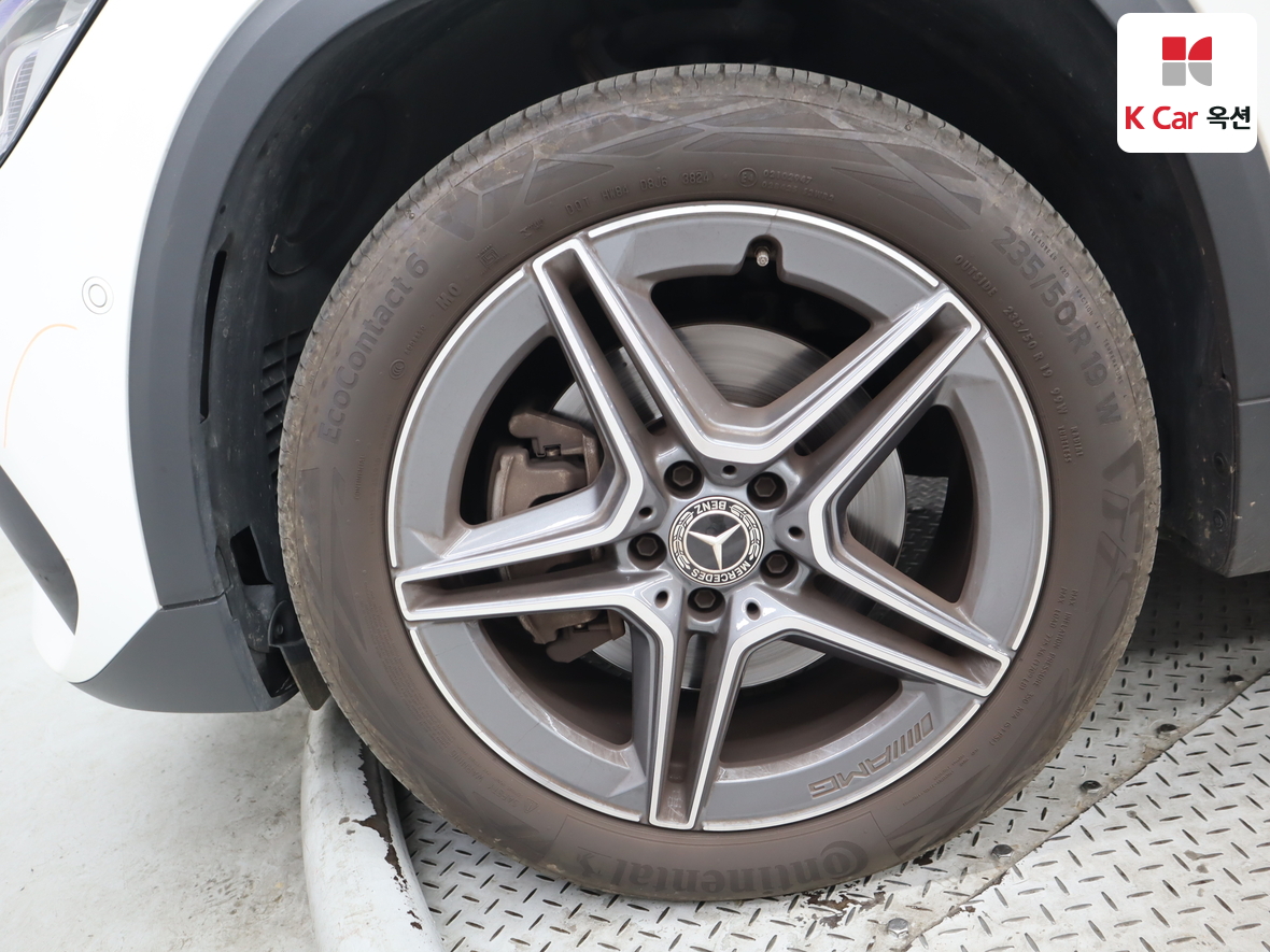 Mercedes-Benz GLA-Class 2023 - Image 44