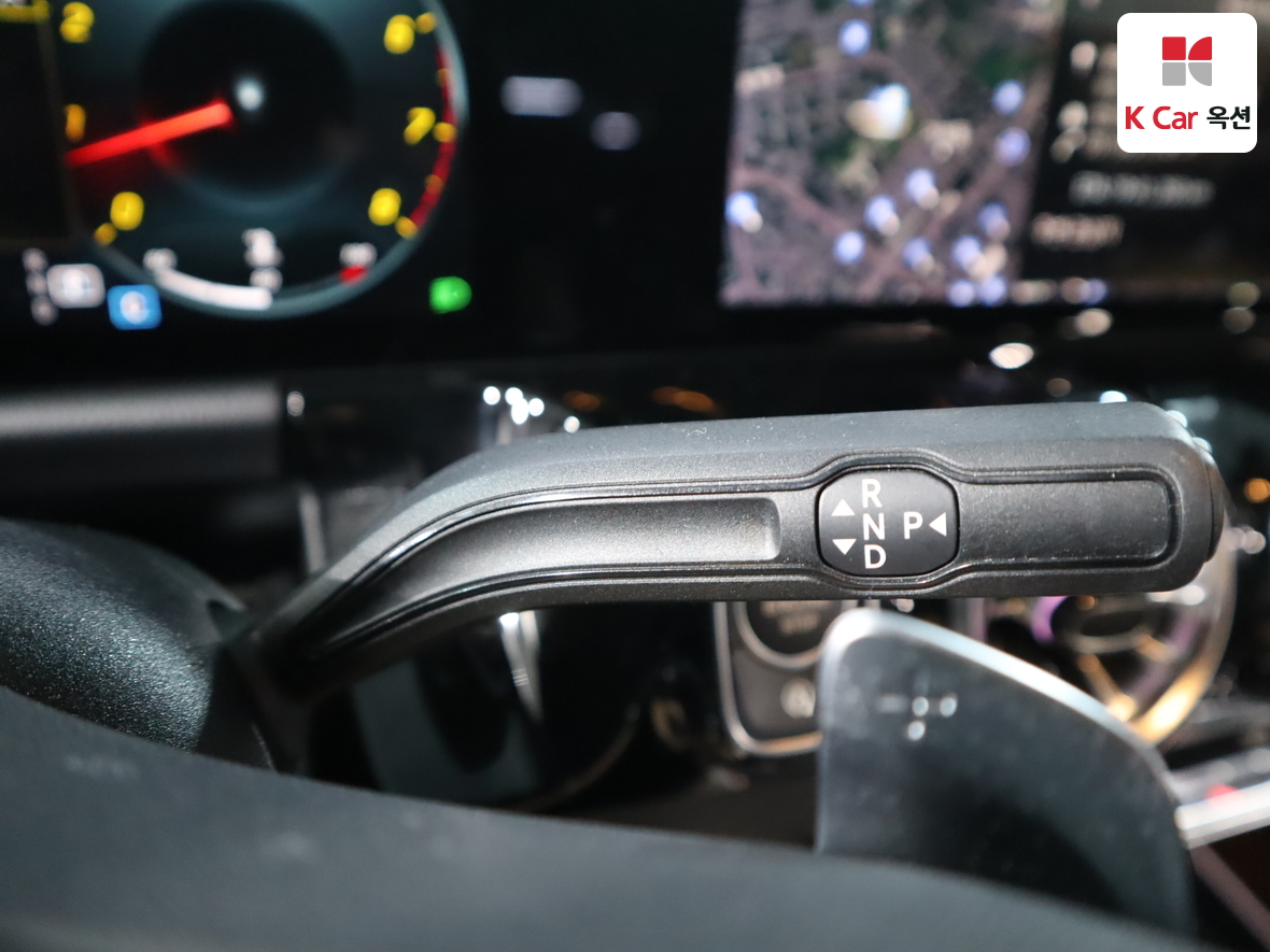 Mercedes-Benz GLA-Class 2023 - Image 17