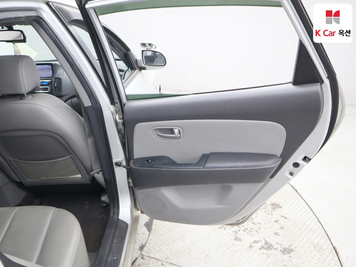 هيونداي إلانترا 2008 - صورة 28