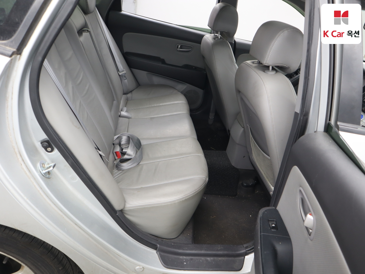 هيونداي إلانترا 2008 - صورة 29