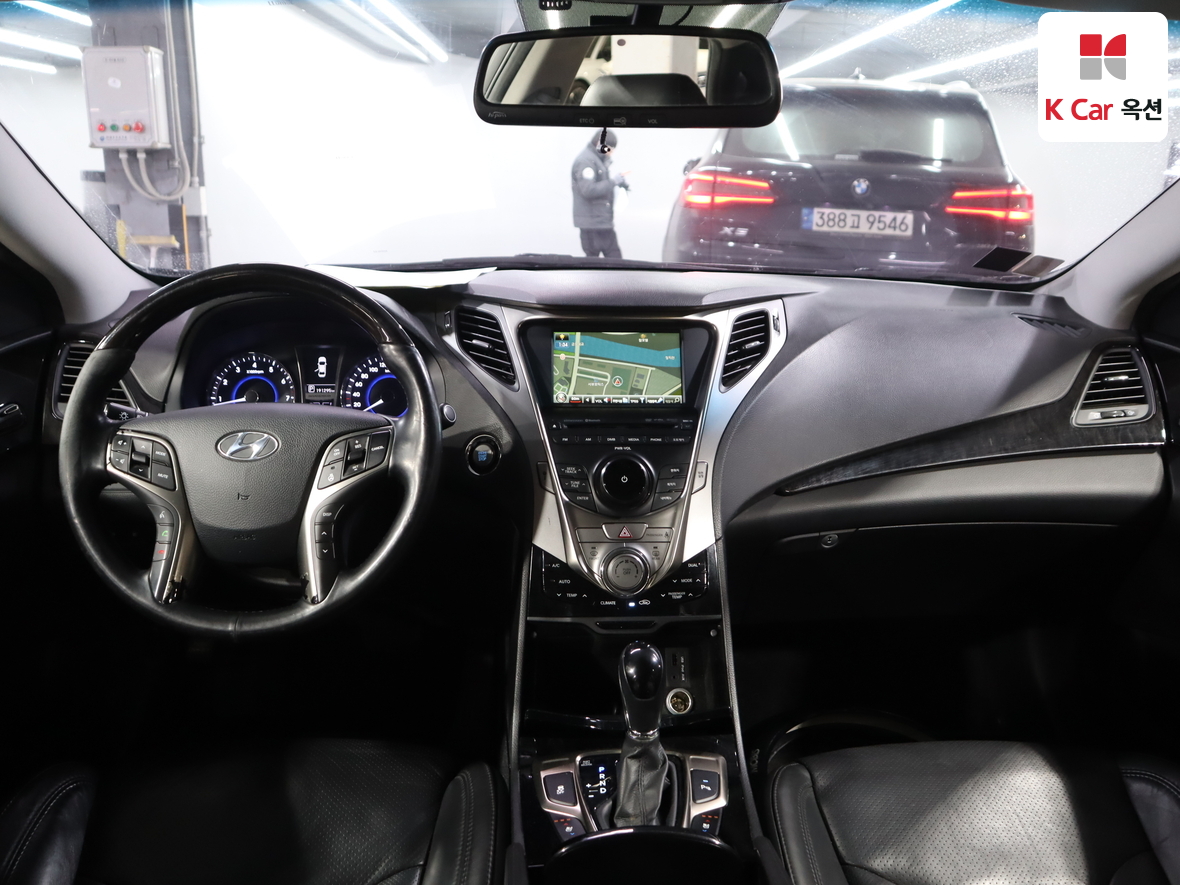 Hyundai AZERA 2012 - Image 3