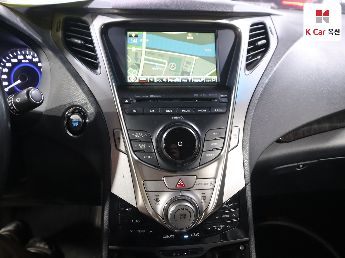 Hyundai AZERA 2012 - Image 6