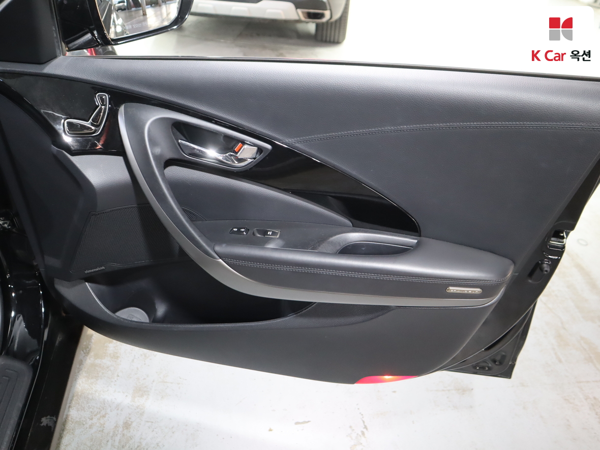 Hyundai AZERA 2012 - Image 28