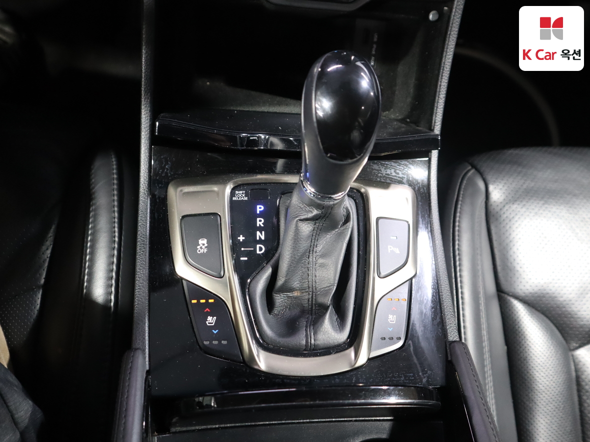 Hyundai AZERA 2012 - Image 16