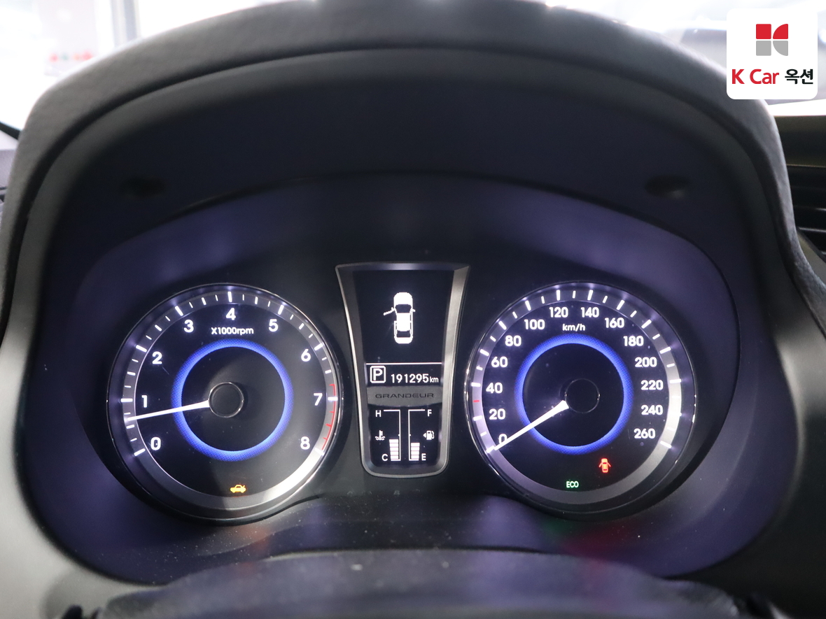 Hyundai AZERA 2012 - Image 5