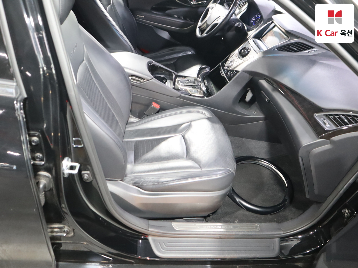 Hyundai AZERA 2012 - Image 29