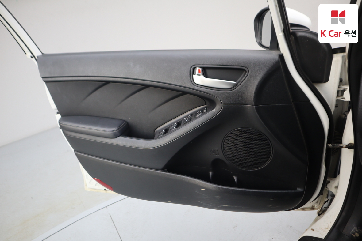 كيا K3 2015 - صورة 8