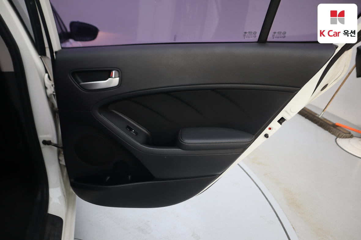 كيا K3 2015 - صورة 24