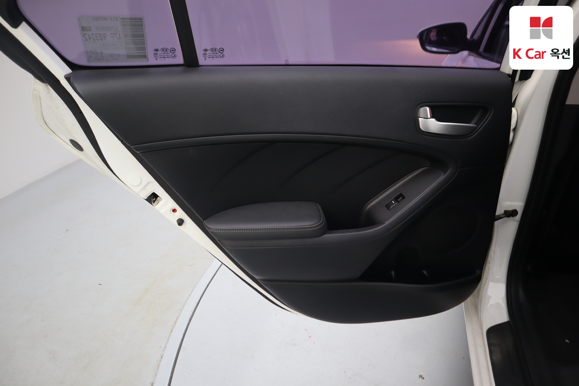 كيا K3 2015 - صورة 20