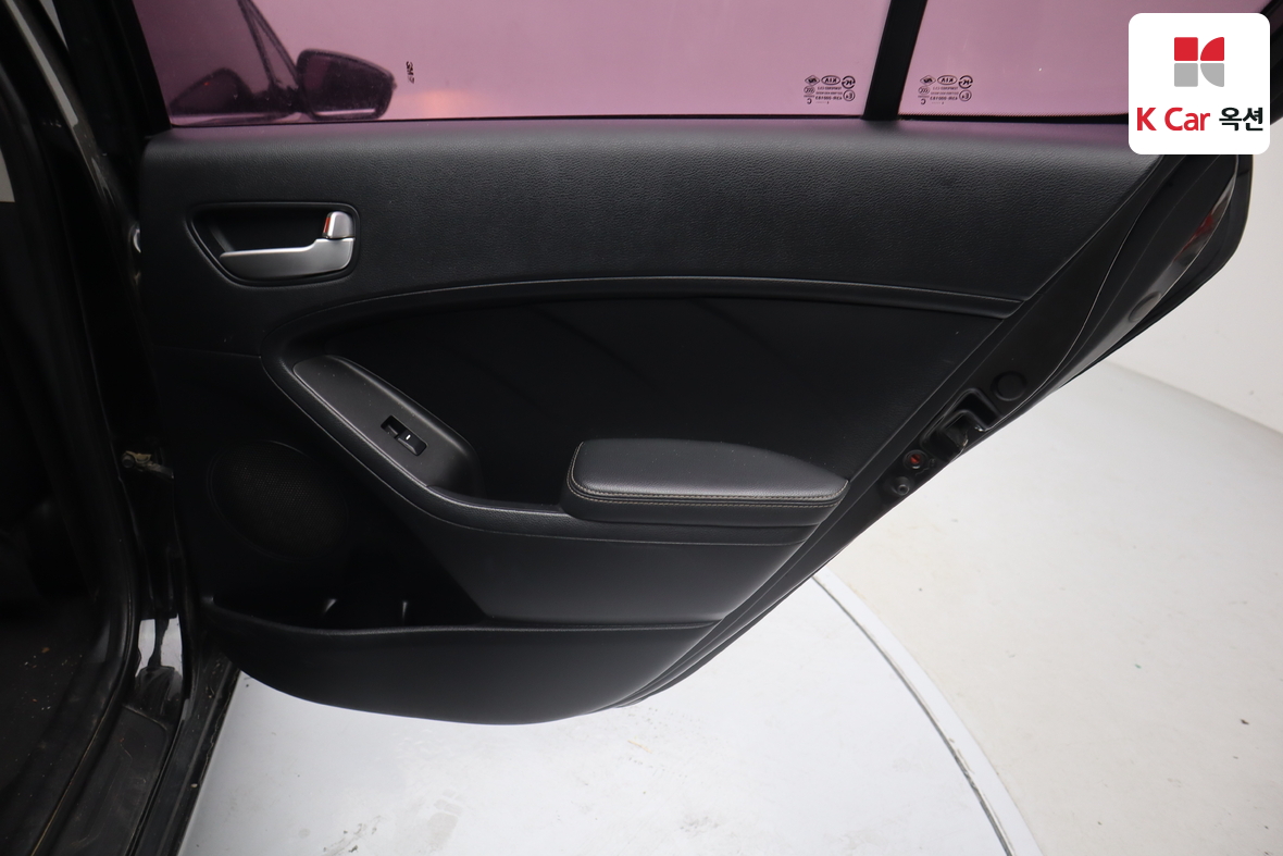 كيا K3 2015 - صورة 24