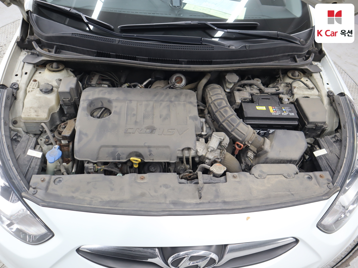 هيونداي أكسنت 2014 - صورة 32