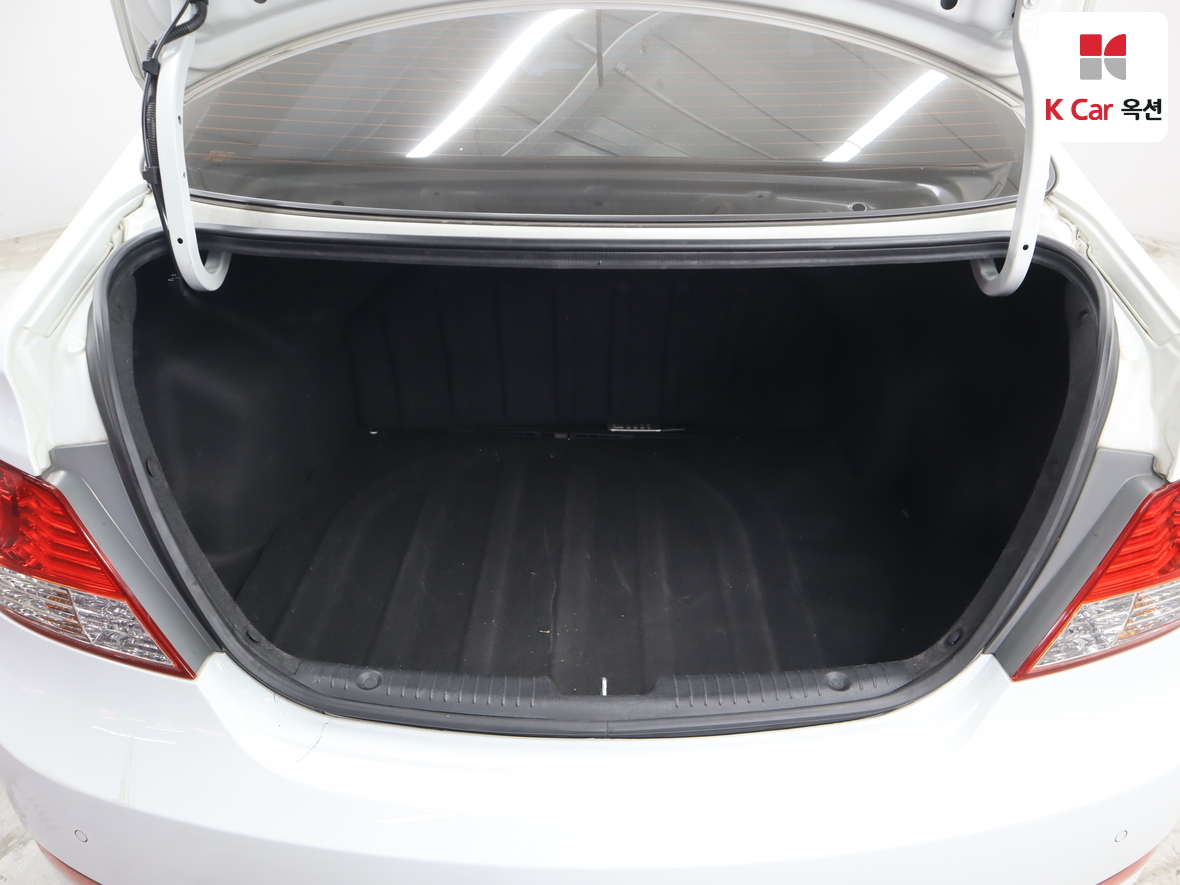 هيونداي أكسنت 2014 - صورة 25