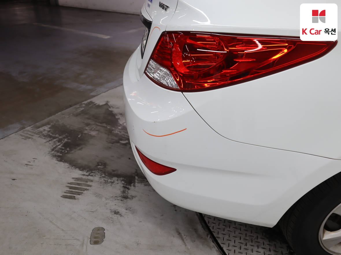 هيونداي أكسنت 2014 - صورة 42