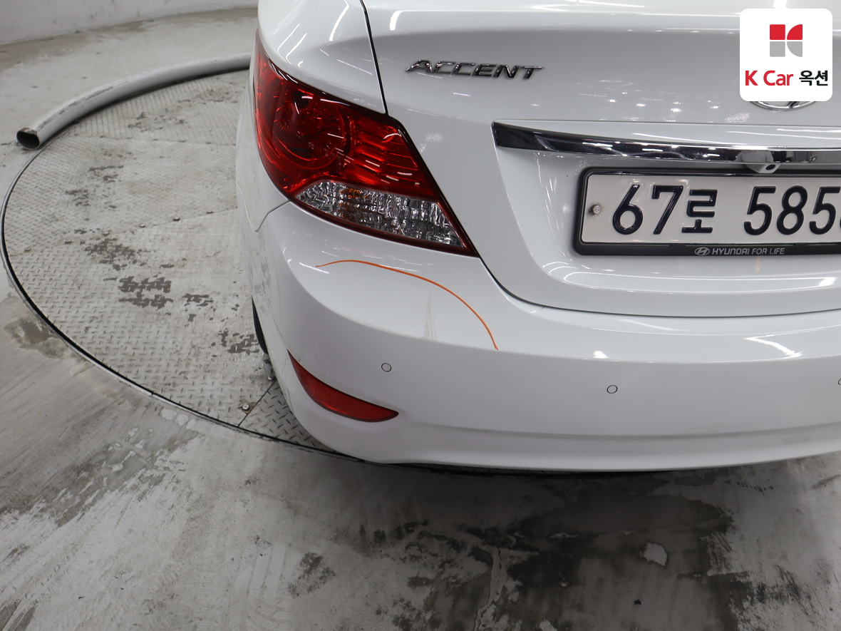 هيونداي أكسنت 2014 - صورة 40