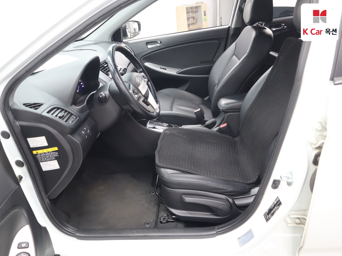 هيونداي أكسنت 2014 - صورة 18