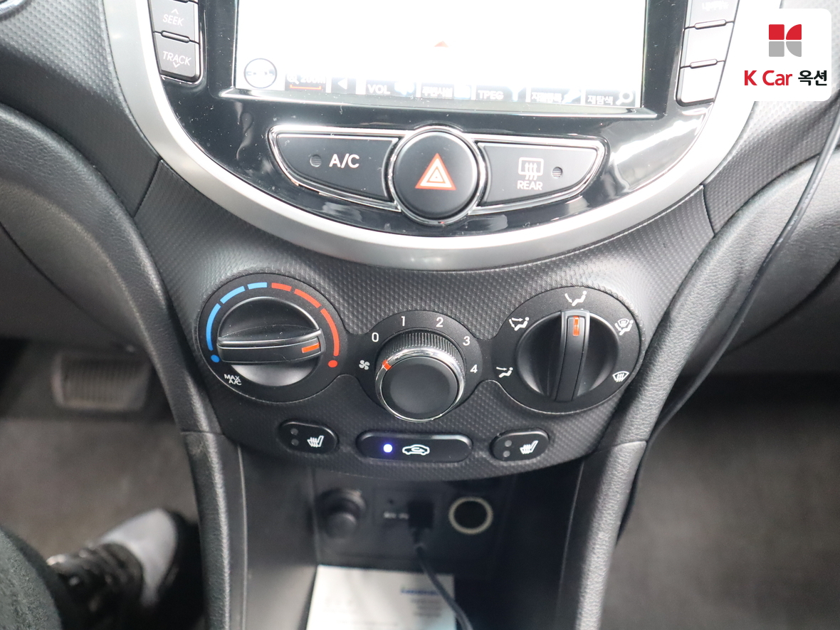 هيونداي أكسنت 2014 - صورة 15