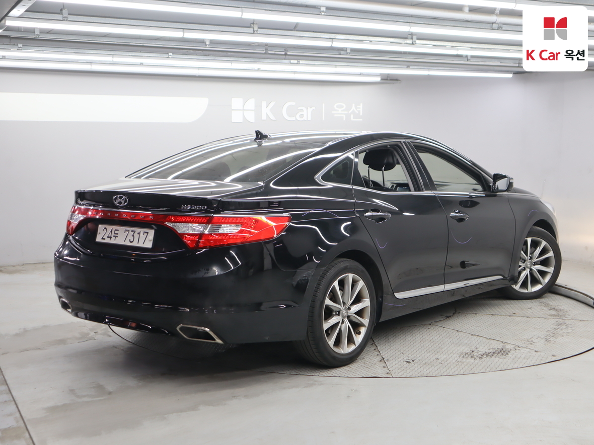 هيونداي أزيرا 2015 - صورة 2