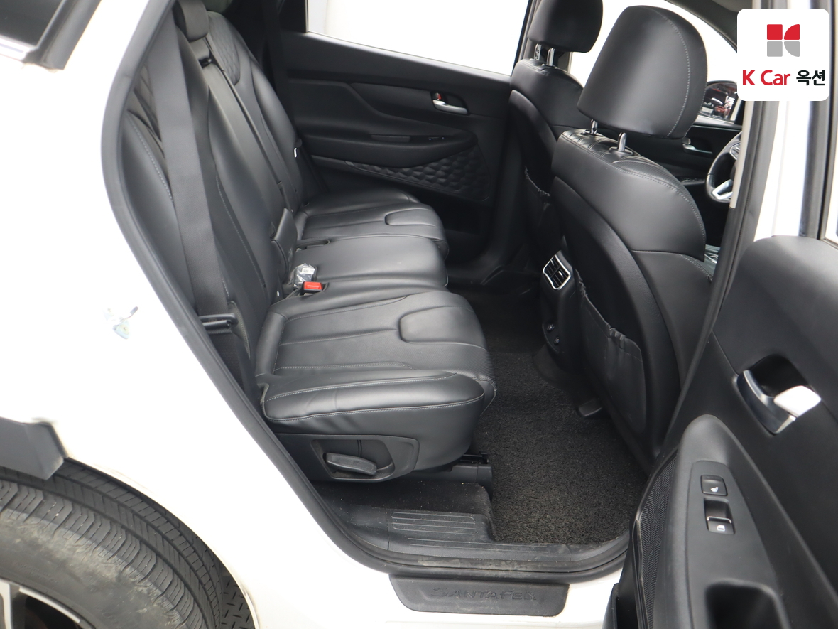 Hyundai Santa Fe 2021 - Image 28