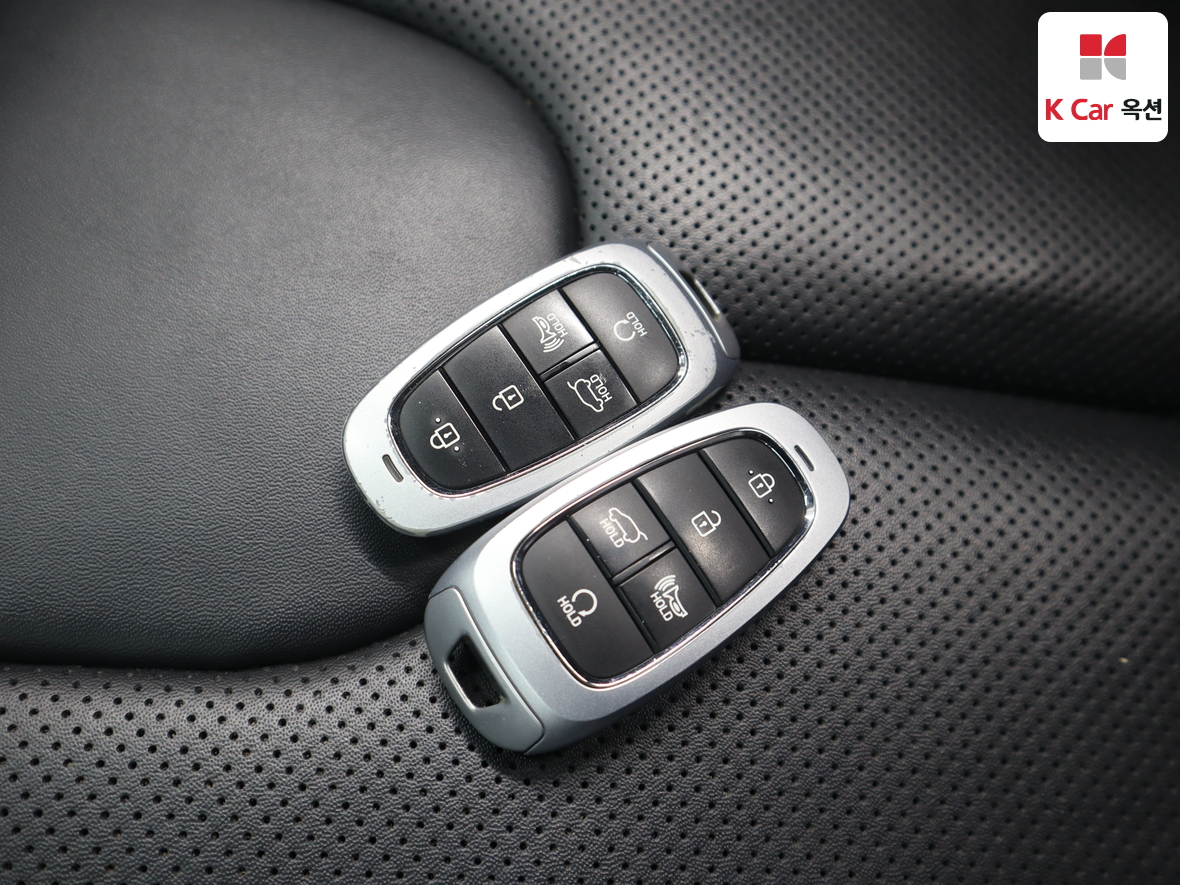 Hyundai Santa Fe 2021 - Image 17