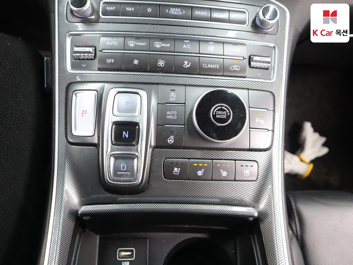 Hyundai Santa Fe 2021 - Image 16