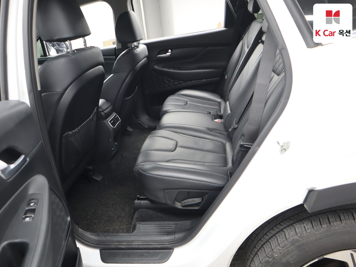 Hyundai Santa Fe 2021 - Image 23