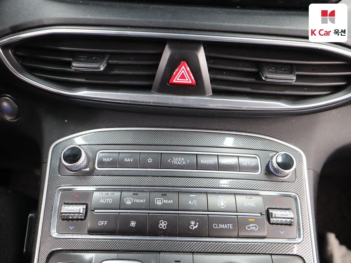 Hyundai Santa Fe 2021 - Image 15